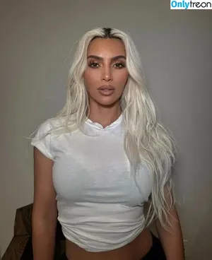 Kim Kardashian / KimKardashian / kim_kardashian nude photo #3100