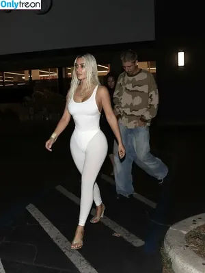 Kim Kardashian / KimKardashian / kim_kardashian nude photo #3298