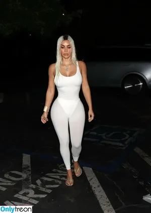 Kim Kardashian / KimKardashian / kim_kardashian nude photo #3302