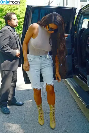 Kim Kardashian / KimKardashian / kim_kardashian nude photo #3383
