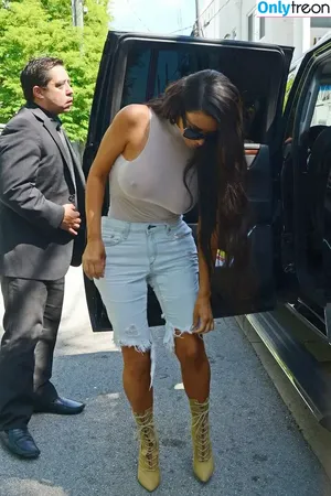 Kim Kardashian / KimKardashian / kim_kardashian nude photo #3386