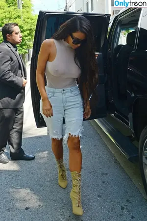 Kim Kardashian / KimKardashian / kim_kardashian nude photo #3388