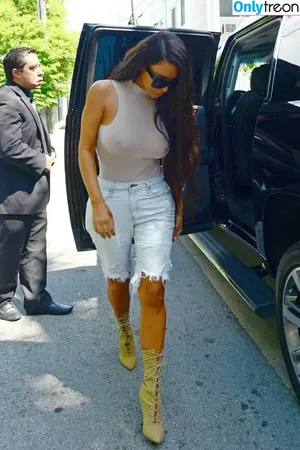 Kim Kardashian / KimKardashian / kim_kardashian nude photo #3389