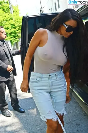 Kim Kardashian / KimKardashian / kim_kardashian nude photo #3393