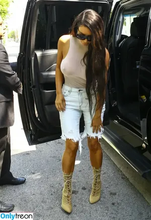 Kim Kardashian / KimKardashian / kim_kardashian nude photo #3396