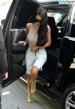 Kim Kardashian / KimKardashian / kim_kardashian nude photo #3404