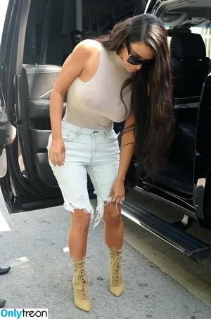 Kim Kardashian / KimKardashian / kim_kardashian nude photo #3408