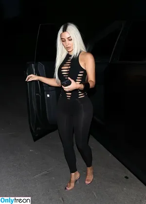 Kim Kardashian / KimKardashian / kim_kardashian nude photo #3536