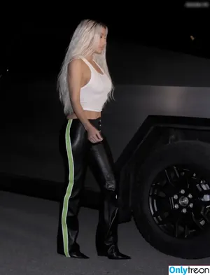 Kim Kardashian / KimKardashian / kim_kardashian nude photo #3567