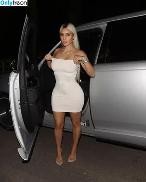 Kim Kardashian / KimKardashian / kim_kardashian nude photo #3582