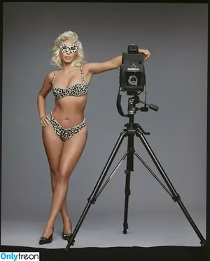 Kim Kardashian / KimKardashian / kim_kardashian nude photo #3602