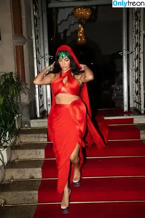Kim Kardashian / KimKardashian / kim_kardashian nude photo #3858
