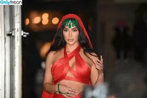 Kim Kardashian / KimKardashian / kim_kardashian nude photo #3877