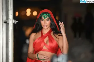 Kim Kardashian / KimKardashian / kim_kardashian nude photo #3878