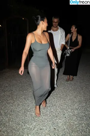 Kim Kardashian / KimKardashian / kim_kardashian nude photo #3939
