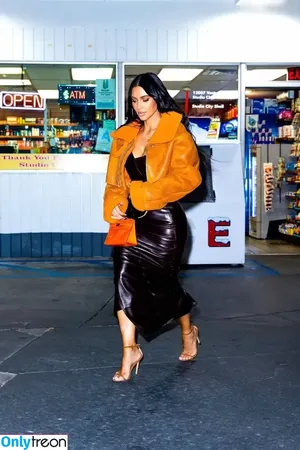 Kim Kardashian / KimKardashian / kim_kardashian nude photo #3950