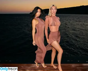 Kim Kardashian / KimKardashian / kim_kardashian nude photo #3988