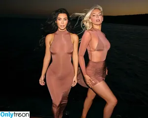 Kim Kardashian / KimKardashian / kim_kardashian nude photo #3990