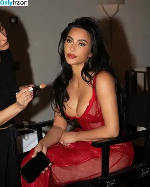 Kim Kardashian / KimKardashian / kim_kardashian nude photo #3998