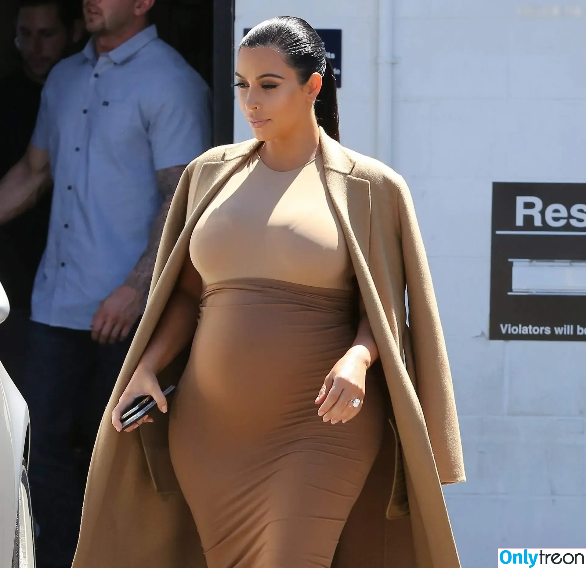 Kim Kardashian nude photo #3000 (KimKardashian / kim_kardashian)