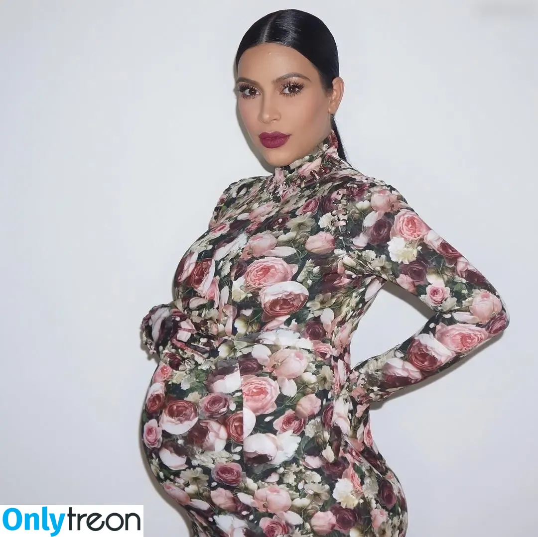 Kim Kardashian nude photo #3007 (KimKardashian / kim_kardashian)