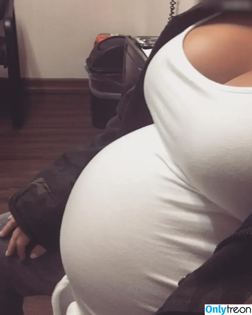 Kim Kardashian nude photo #3010 (KimKardashian / kim_kardashian)