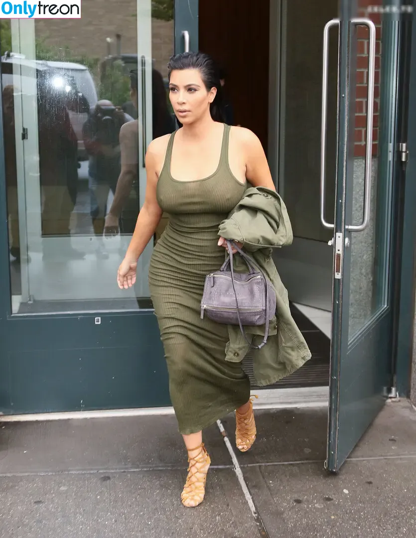 Kim Kardashian nude photo #3039 (KimKardashian / kim_kardashian)