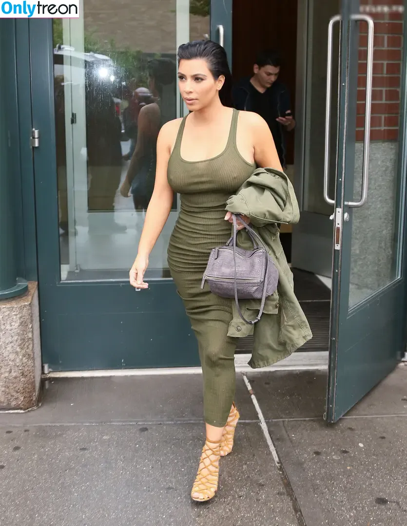 Kim Kardashian nude photo #3040 (KimKardashian / kim_kardashian)