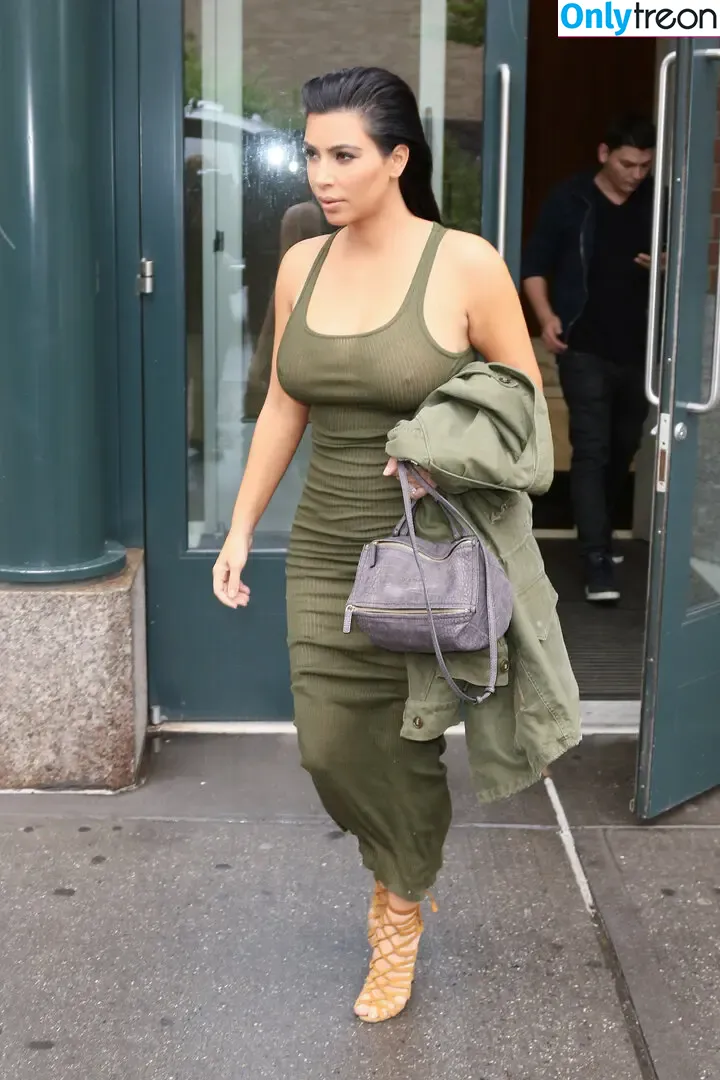 Kim Kardashian nude photo #3043 (KimKardashian / kim_kardashian)