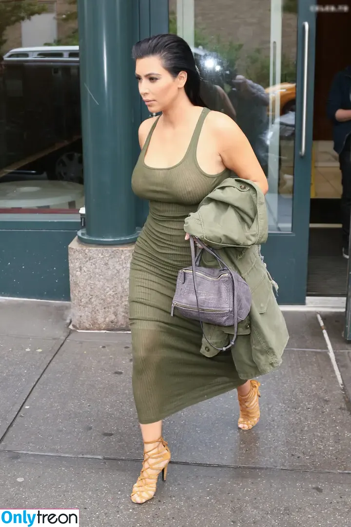 Kim Kardashian nude photo #3045 (KimKardashian / kim_kardashian)