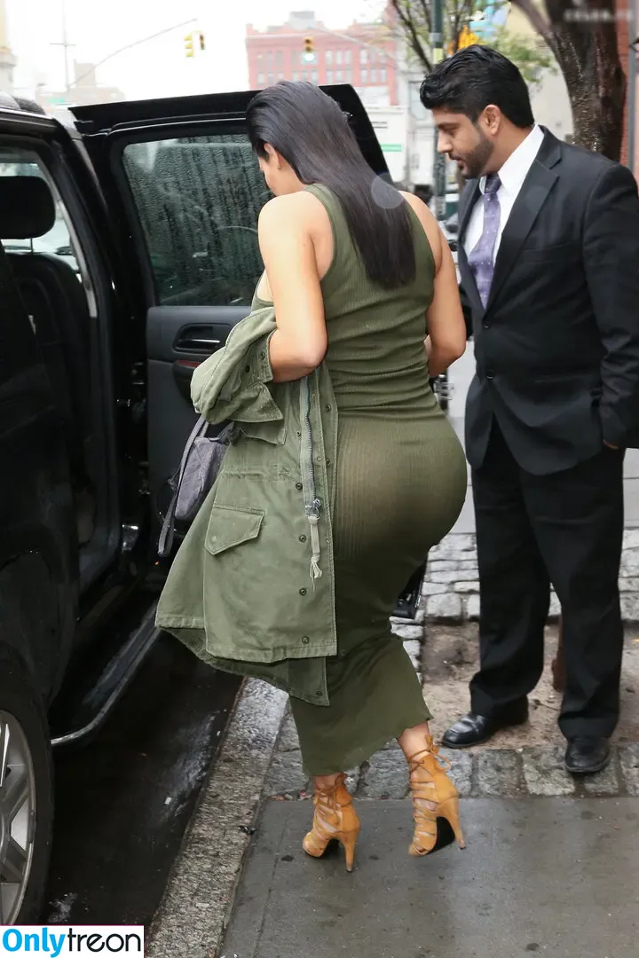 Kim Kardashian nude photo #3053 (KimKardashian / kim_kardashian)