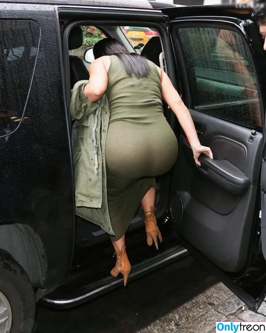 Kim Kardashian nude photo #3059 (KimKardashian / kim_kardashian)