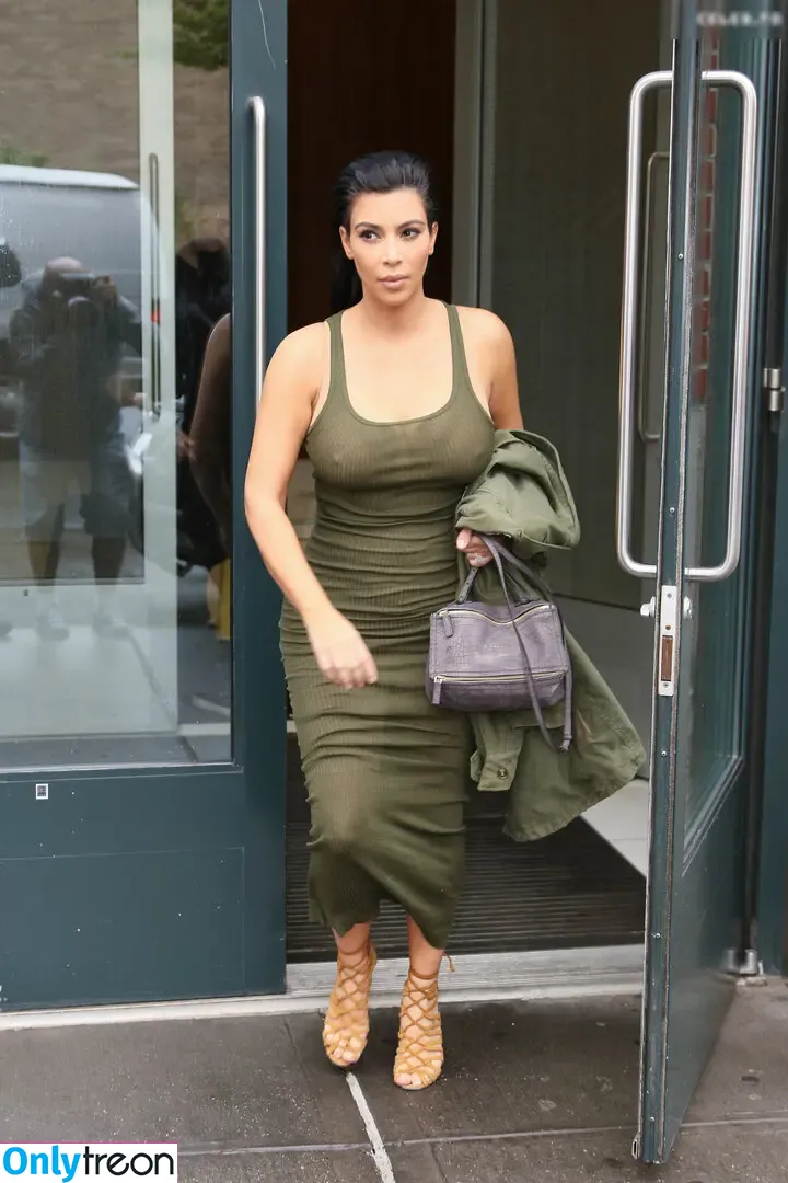 Kim Kardashian nude photo #3072 (KimKardashian / kim_kardashian)