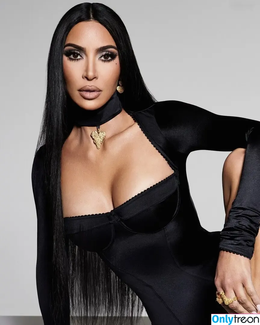 Kim Kardashian nude photo #3095 (KimKardashian / kim_kardashian)