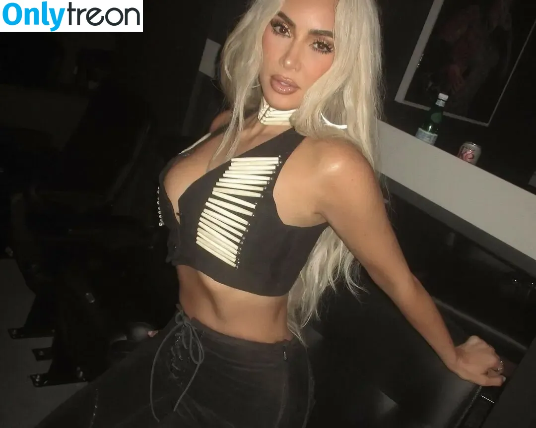Kim Kardashian nude photo #3102 (KimKardashian / kim_kardashian)