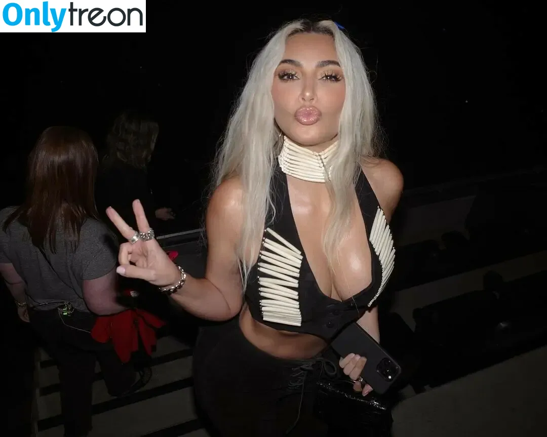Kim Kardashian nude photo #3105 (KimKardashian / kim_kardashian)