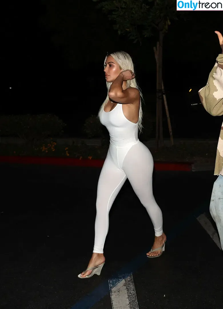 Kim Kardashian nude photo #3299 (KimKardashian / kim_kardashian)