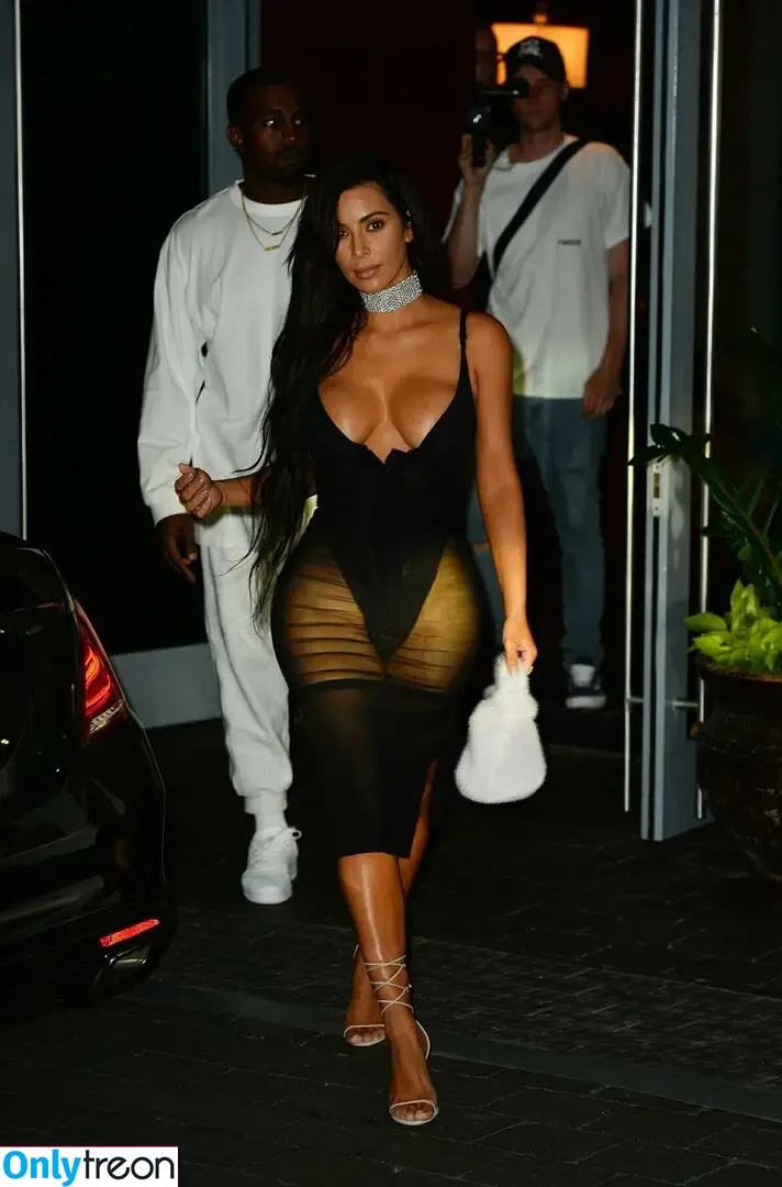 Kim Kardashian nude photo #3356 (KimKardashian / kim_kardashian)