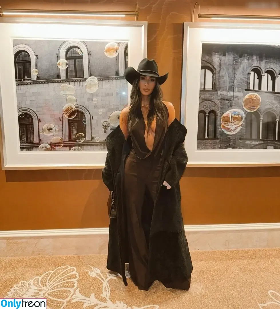 Kim Kardashian nude photo #3518 (KimKardashian / kim_kardashian)