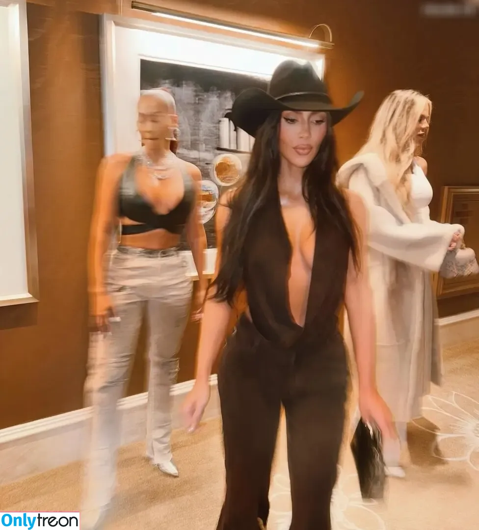 Kim Kardashian nude photo #3519 (KimKardashian / kim_kardashian)