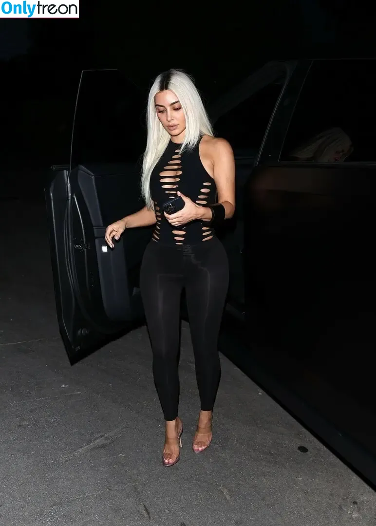 Kim Kardashian nude photo #3533 (KimKardashian / kim_kardashian)