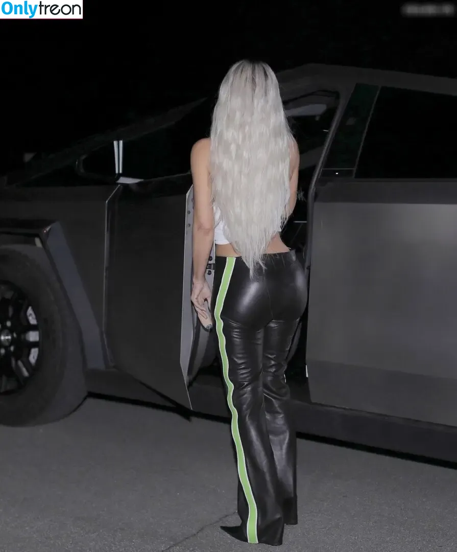 Kim Kardashian nude photo #3568 (KimKardashian / kim_kardashian)