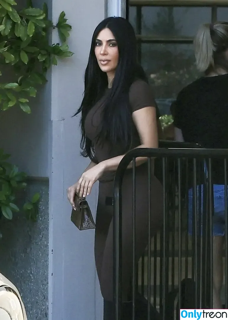 Kim Kardashian nude photo #3581 (KimKardashian / kim_kardashian)