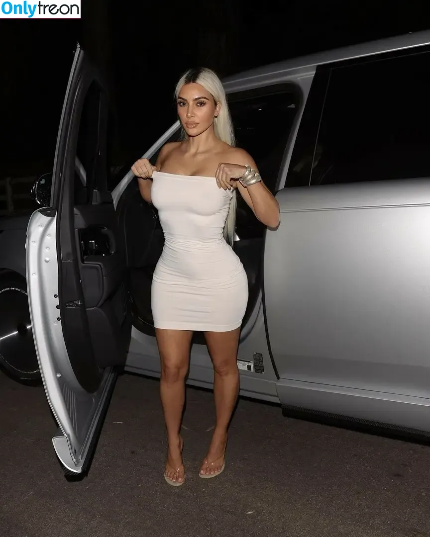 Kim Kardashian nude photo #3582 (KimKardashian / kim_kardashian)