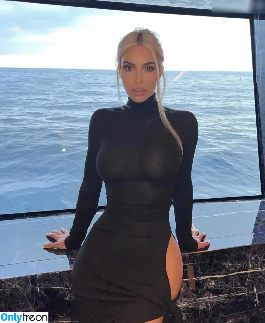 Kim Kardashian nude photo #3784 (KimKardashian / kim_kardashian)