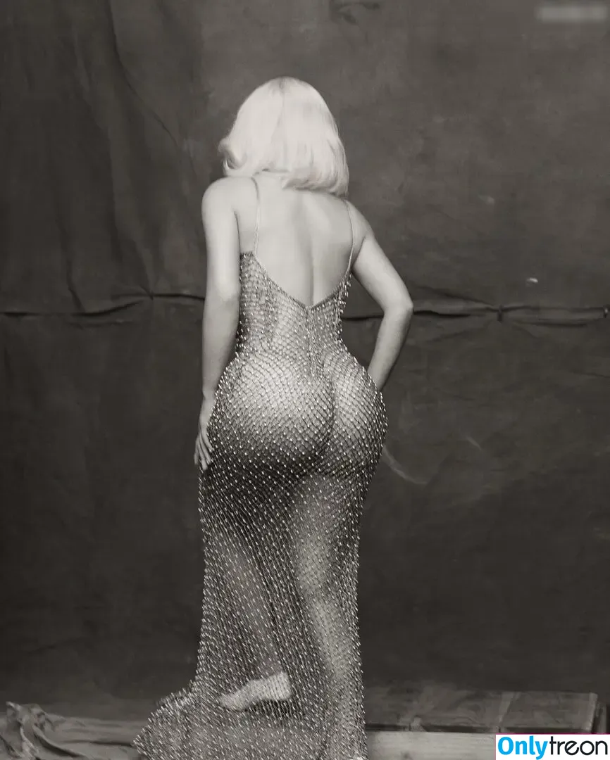 Kim Kardashian nude photo #3843 (KimKardashian / kim_kardashian)