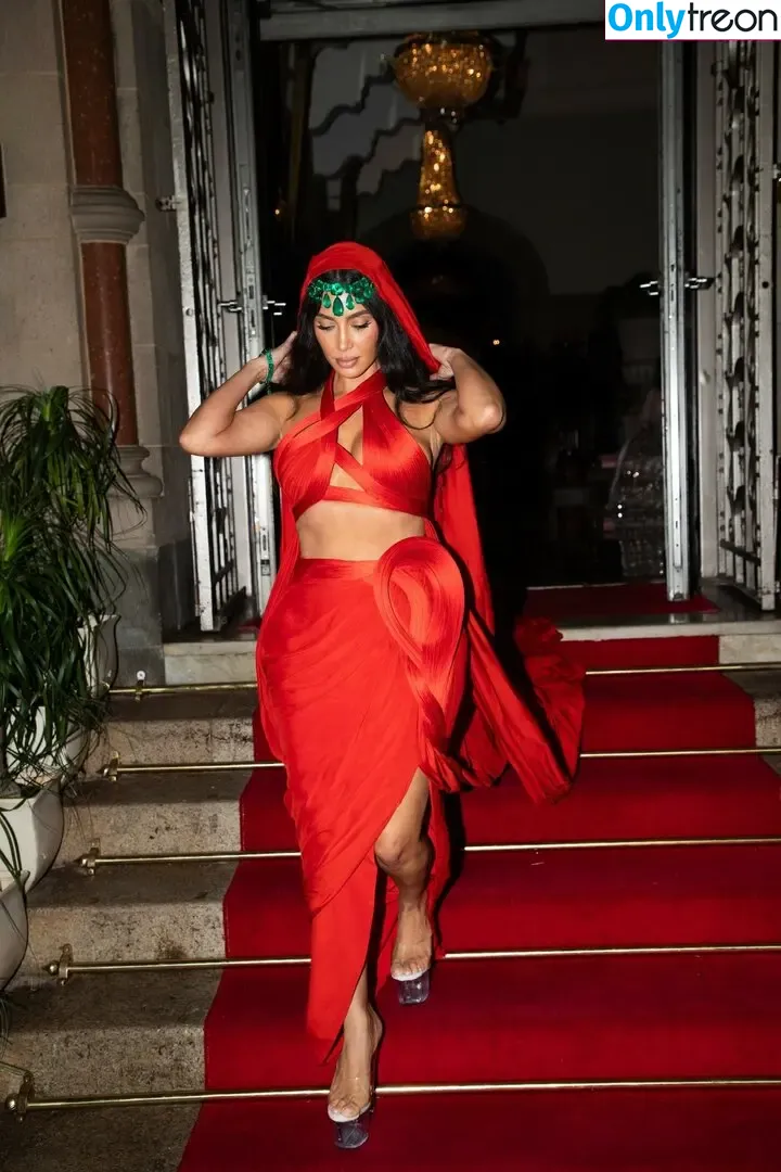 Kim Kardashian nude photo #3858 (KimKardashian / kim_kardashian)