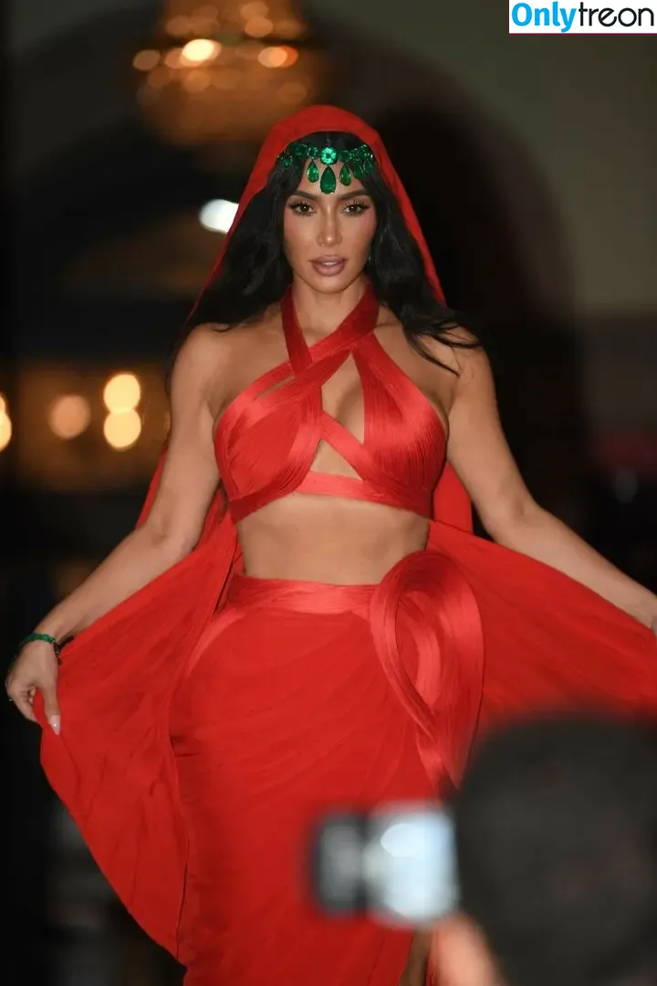Kim Kardashian nude photo #3867 (KimKardashian / kim_kardashian)