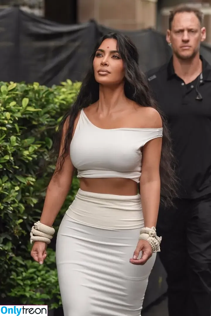 Kim Kardashian nude photo #3909 (KimKardashian / kim_kardashian)