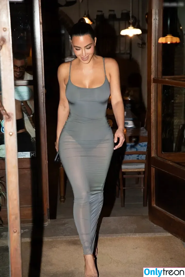 Kim Kardashian nude photo #3930 (KimKardashian / kim_kardashian)